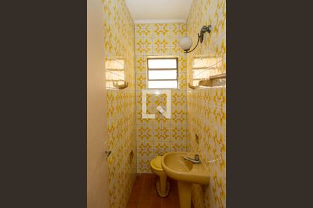 Casa à venda com 180m², 4 quartos e 2 vagas Casa à venda com 180m², 4 quartos e 2 vagasLavabo