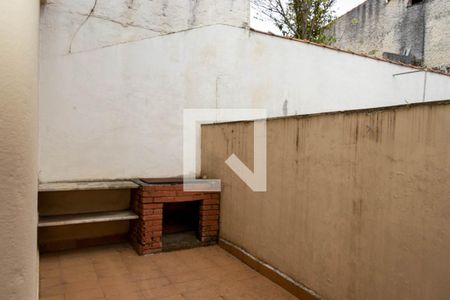 Casa à venda com 180m², 4 quartos e 2 vagas Casa à venda com 180m², 4 quartos e 2 vagasQuintal