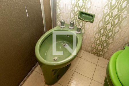 Casa à venda com 180m², 4 quartos e 2 vagas Casa à venda com 180m², 4 quartos e 2 vagasBanheiro