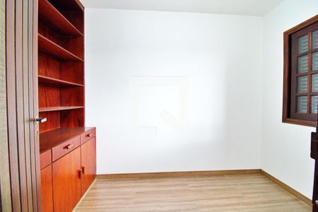 Casa à venda com 340m², 4 quartos e 6 vagasSaleta da Suíte