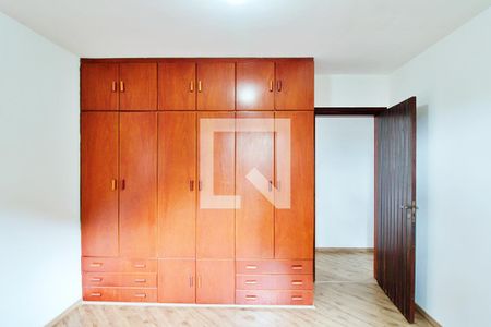 Casa à venda com 340m², 4 quartos e 6 vagasQuarto 2