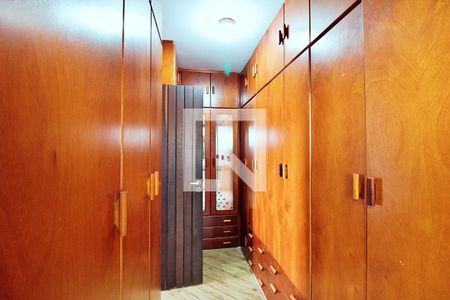 Casa à venda com 340m², 4 quartos e 6 vagasCloset da Suíte