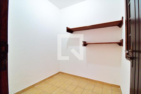 Casa à venda com 340m², 4 quartos e 6 vagasQuarto de Serviço