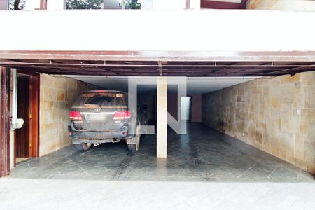 Casa à venda com 340m², 4 quartos e 6 vagasGaragem