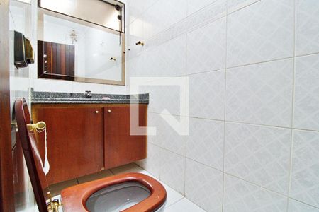 Casa à venda com 340m², 4 quartos e 6 vagasLavabo