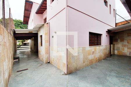 Casa à venda com 340m², 4 quartos e 6 vagasÁrea Externa