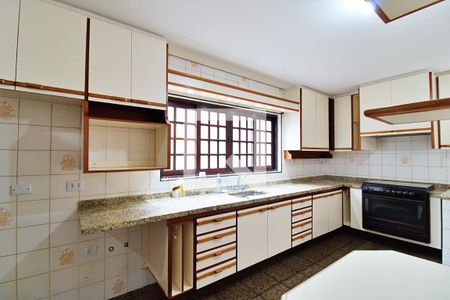 Casa à venda com 340m², 4 quartos e 6 vagasCozinha