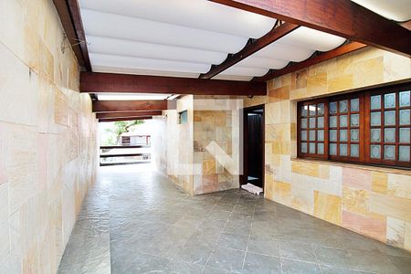 Casa à venda com 340m², 4 quartos e 6 vagasÁrea Externa