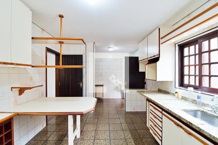 Casa à venda com 340m², 4 quartos e 6 vagasCozinha