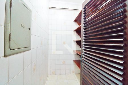 Casa à venda com 340m², 4 quartos e 6 vagasDespensa