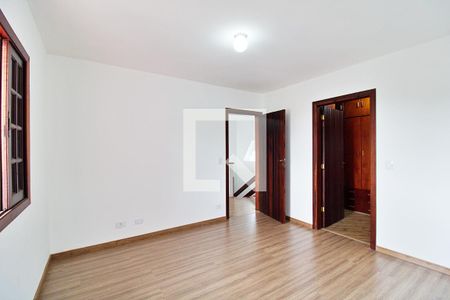 Casa à venda com 340m², 4 quartos e 6 vagasSuíte