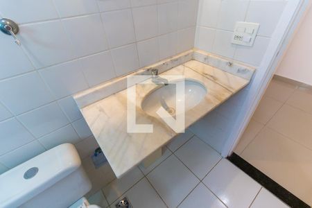 Banheiro da suíte de apartamento para alugar com 2 quartos, 60m² em Parque Brasília, Campinas