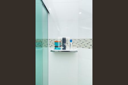 Apartamento à venda com 77m², 2 quartos e 1 vagaDetalhe do banheiro social