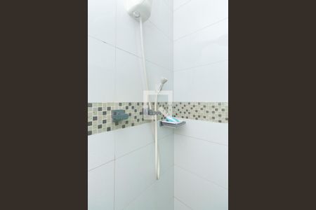 Apartamento à venda com 77m², 2 quartos e 1 vagaDetalhe do banheiro da suíte