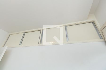 Apartamento à venda com 77m², 2 quartos e 1 vagaDetalhe do quarto 2 (armário embutido)