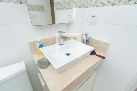 Apartamento à venda com 77m², 2 quartos e 1 vagaDetalhe do banheiro da suíte