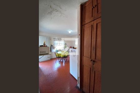 Casa à venda com 200m², 2 quartos e 2 vagas Casa à venda com 200m², 2 quartos e 2 vagasCozinha