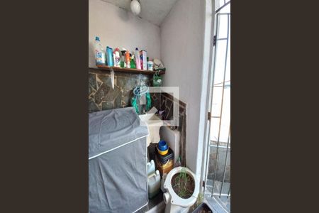 Casa à venda com 200m², 2 quartos e 2 vagas Casa à venda com 200m², 2 quartos e 2 vagasÁrea de Serviço