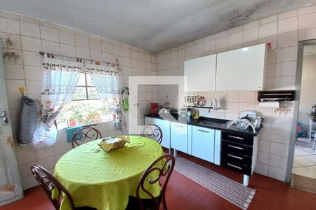Casa à venda com 200m², 2 quartos e 2 vagas Casa à venda com 200m², 2 quartos e 2 vagasCozinha