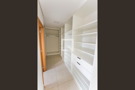 Apartamento para alugar com 225m², 4 quartos e 4 vagasSuíte master Closet