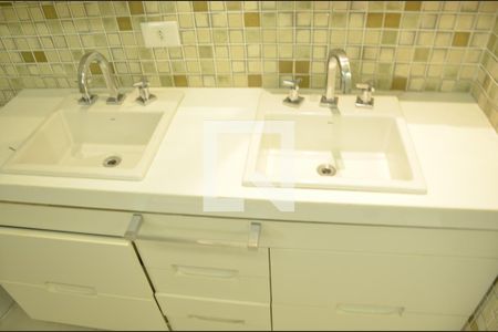 Apartamento à venda com 80m², 2 quartos e 1 vagaBanheiro do Quarto 1