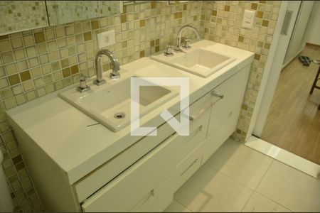 Apartamento à venda com 80m², 2 quartos e 1 vagaBanheiro do Quarto 1