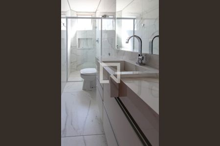 Banheiro 1 de apartamento para alugar com 2 quartos, 120m² em Castelo, Belo Horizonte