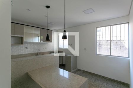Sala de apartamento para alugar com 2 quartos, 120m² em Castelo, Belo Horizonte
