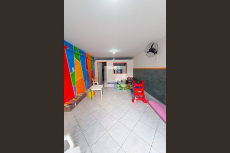 Casa de condomínio à venda com 100m², 3 quartos e 2 vagas Casa de condomínio à venda com 100m², 3 quartos e 2 vagasBrinquedoteca