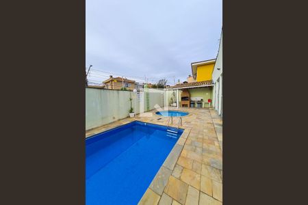 Casa de condomínio à venda com 100m², 3 quartos e 2 vagas Casa de condomínio à venda com 100m², 3 quartos e 2 vagasÁrea comum - Piscina