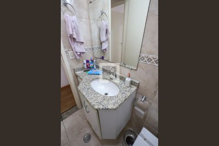 Casa de condomínio à venda com 100m², 3 quartos e 2 vagas Casa de condomínio à venda com 100m², 3 quartos e 2 vagasBanheiro Social