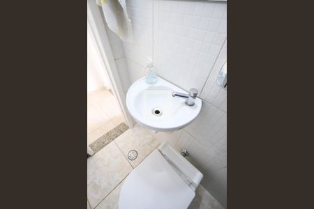 Lavabo de casa de condomínio à venda com 3 quartos, 100m² em Vila Romero, São Paulo