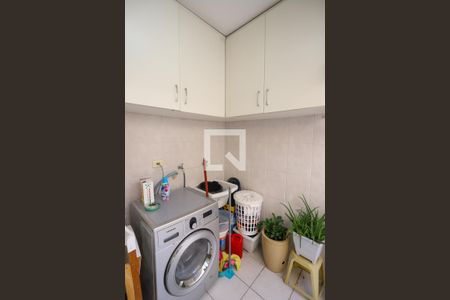Casa de condomínio à venda com 100m², 3 quartos e 2 vagas Casa de condomínio à venda com 100m², 3 quartos e 2 vagasLavanderia