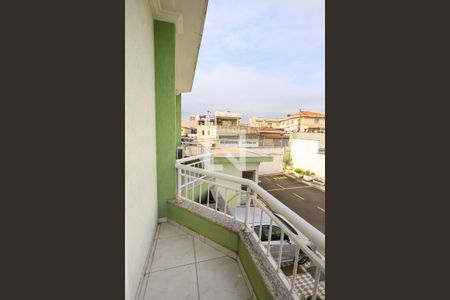 Casa de condomínio à venda com 100m², 3 quartos e 2 vagas Casa de condomínio à venda com 100m², 3 quartos e 2 vagasSacada
