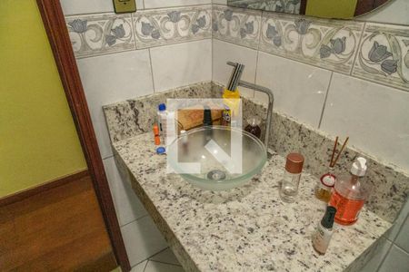 Casa à venda com 300m², 4 quartos e 2 vagasBanheiro