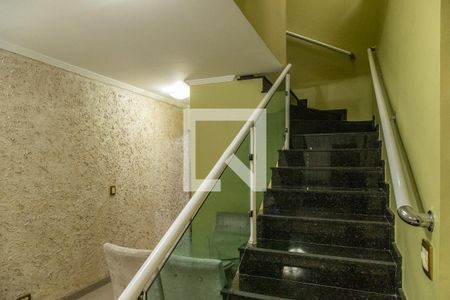 Casa à venda com 300m², 4 quartos e 2 vagasEscada