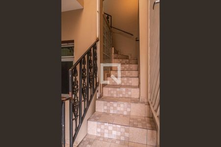 Casa à venda com 300m², 4 quartos e 2 vagasEscada