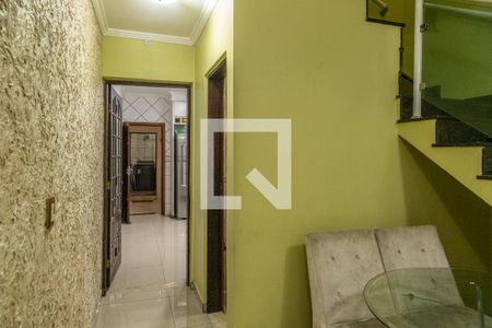 Corredor de casa à venda com 4 quartos, 300m² em Vila Marieta, São Paulo