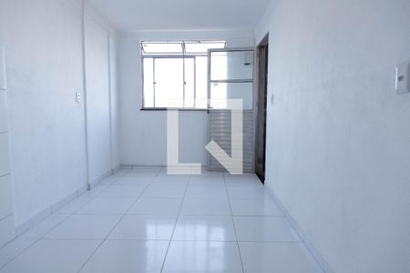 Sala de apartamento para alugar com 1 quarto, 30m² em Pernambués, Salvador