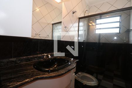 Casa para alugar com 150m², 3 quartos e 2 vagasBanheiro da Suíte