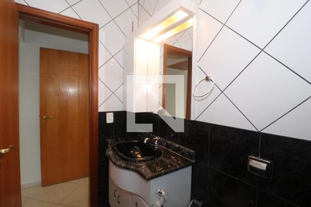 Casa para alugar com 150m², 3 quartos e 2 vagasBanheiro da Suíte