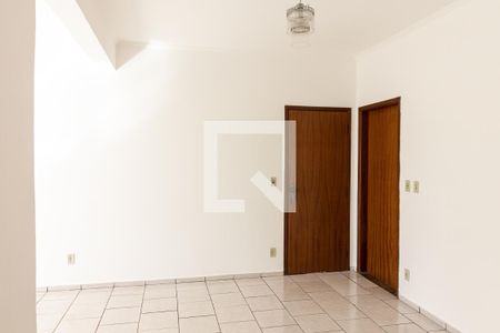 Apartamento para alugar com 120m², 3 quartos e 2 vagas Apartamento para alugar com 120m², 3 quartos e 2 vagasSala