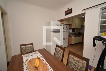 Casa à venda com 101m², 4 quartos e 2 vagas Casa à venda com 101m², 4 quartos e 2 vagasCozinha