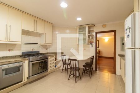 Casa à venda com 420m², 4 quartos e 4 vagasCozinha