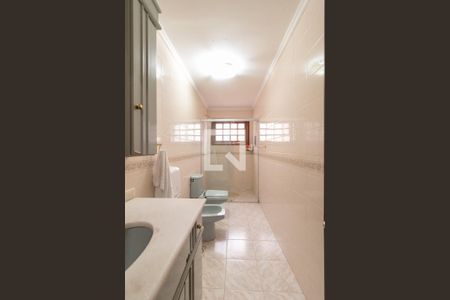 Casa à venda com 420m², 4 quartos e 4 vagasBanheiro Corredor