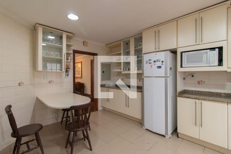 Casa à venda com 420m², 4 quartos e 4 vagasCozinha