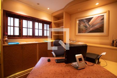 Casa à venda com 420m², 4 quartos e 4 vagasEscritório