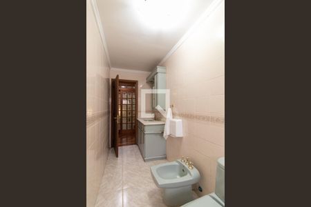 Casa à venda com 420m², 4 quartos e 4 vagasBanheiro Corredor
