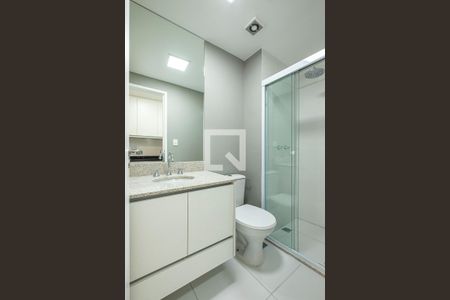 Banheiro de apartamento para alugar com 1 quarto, 24m² em Pinheiros, São Paulo
