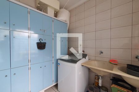 Casa à venda com 180m², 2 quartos e 1 vagaÁrea de serviço